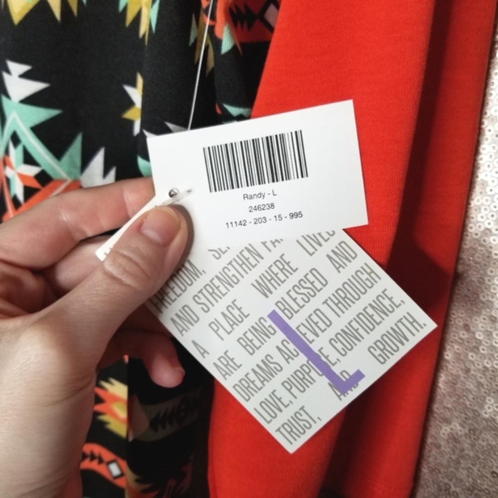 LuLaRoe BNWT L Randy tee - orange Aztec - Picture 3 of 8